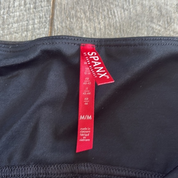 SPANXshape Shaping Faux Leather Black Leggings Size Medium - Picture 4 of 5